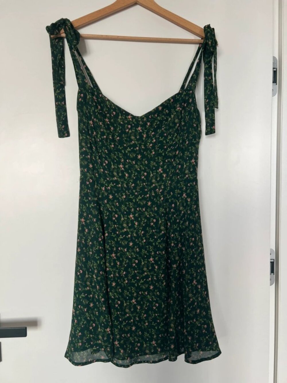Reformation Niara Tie-Strap Floral Smocked Mini Dress Dark Green US 6